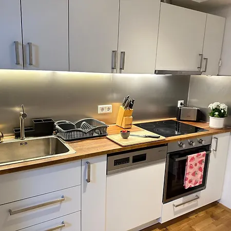 The Peaceful Garden & Free Parking Pensionat Salzburg