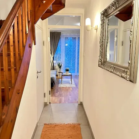 Pensionat The Peaceful Garden & Free Parking