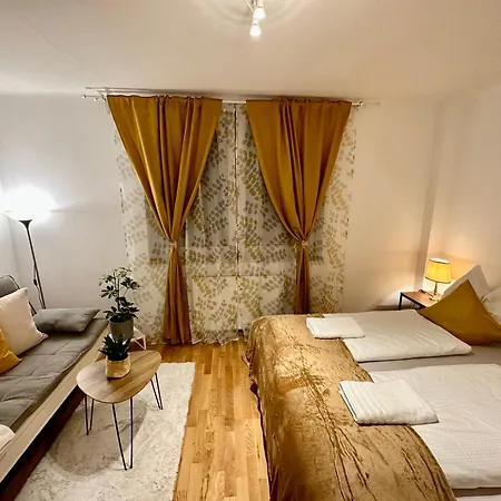 The Peaceful Garden & Free Parking Pensionat 4*